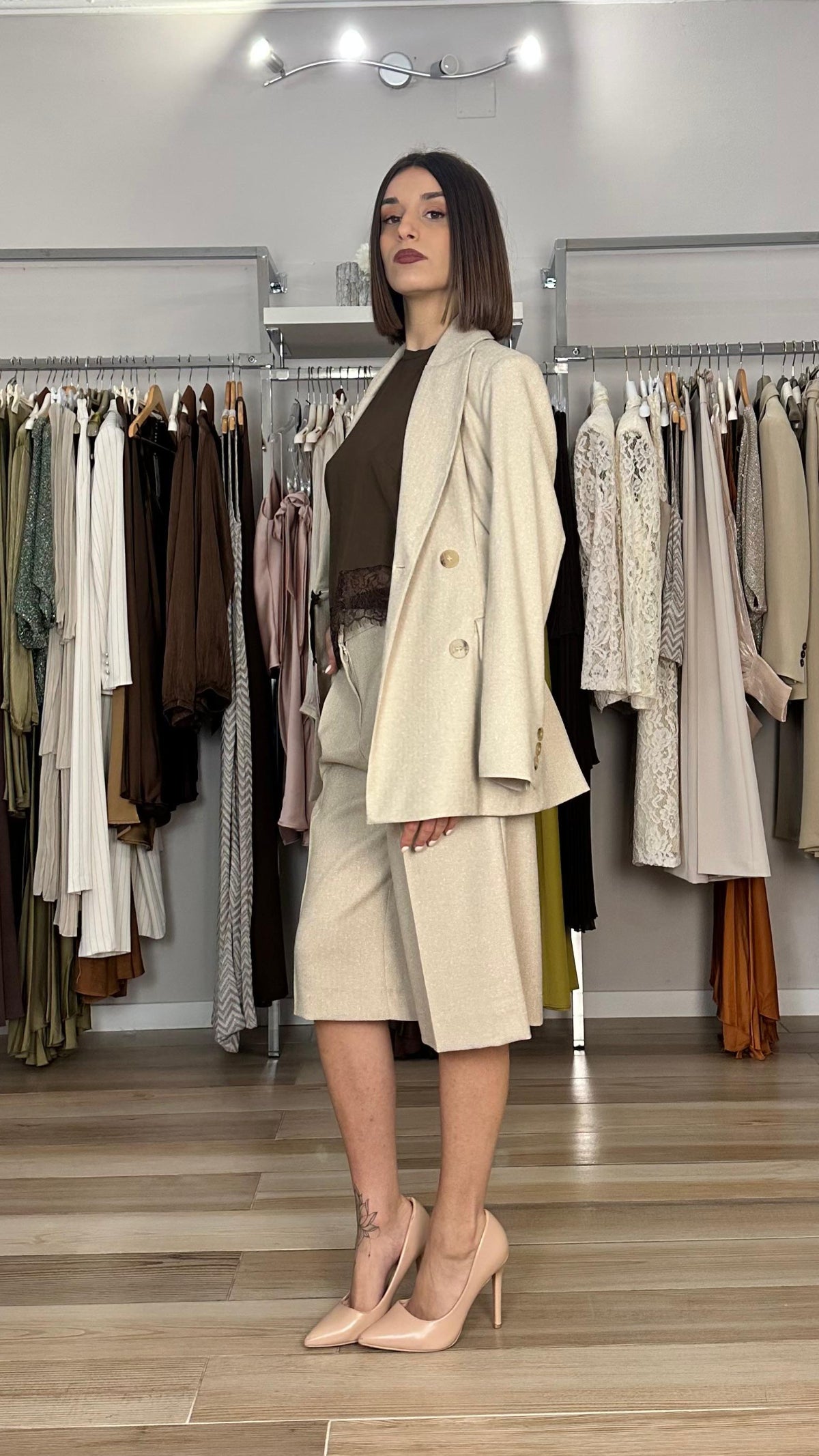 Bermuda Maryley beige dettaglio