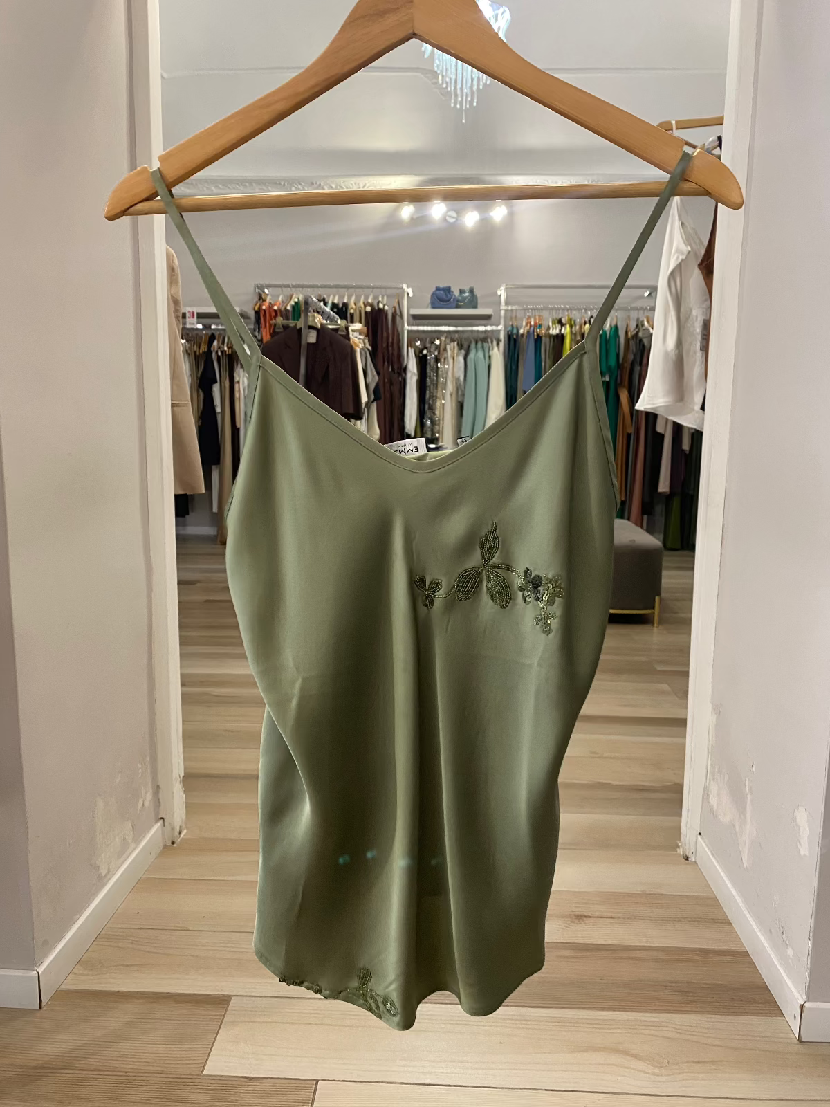 Emme Marella top satin con ricami verde oliva