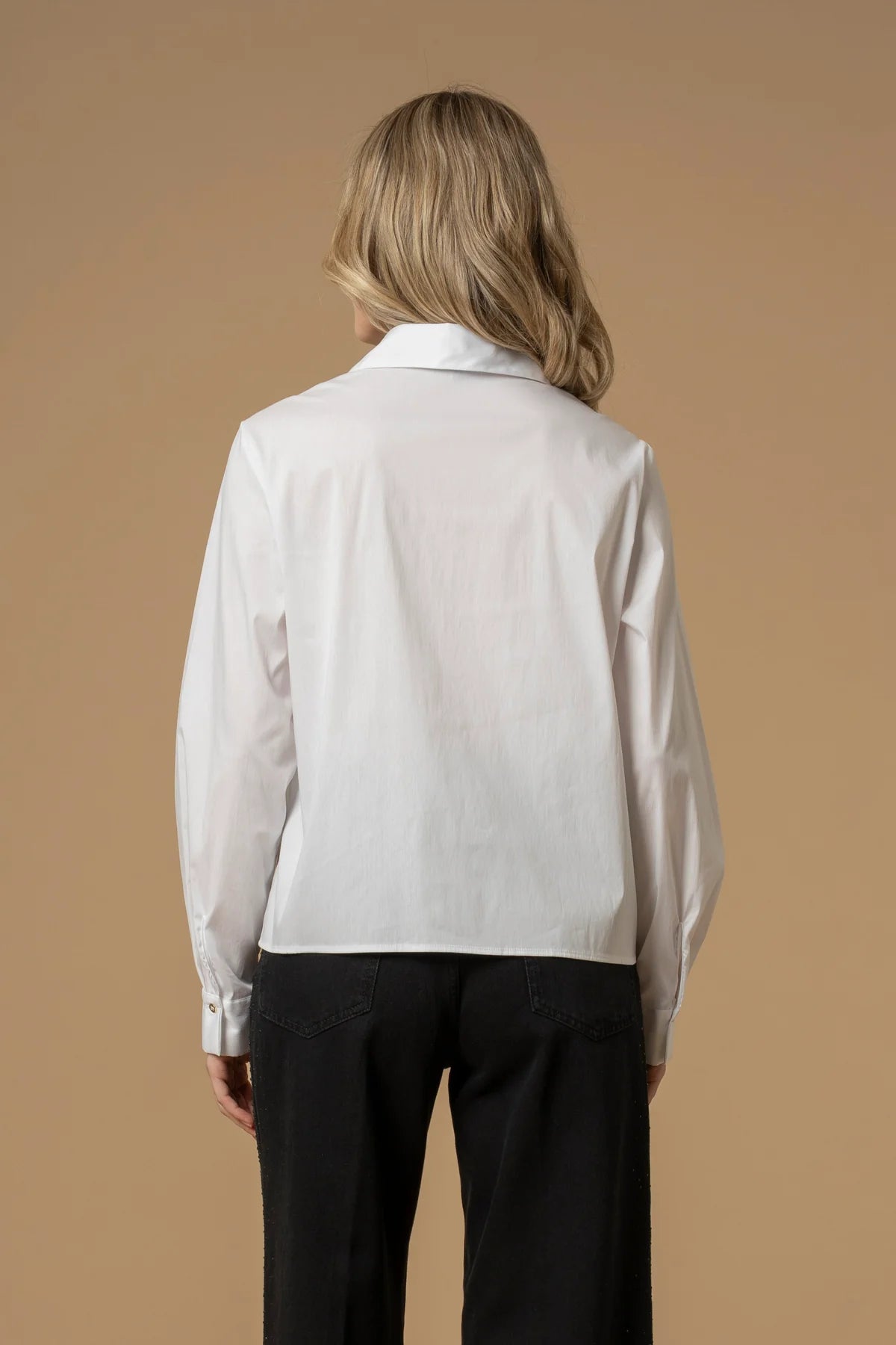 Koccacamiciabiancaincotoneretro