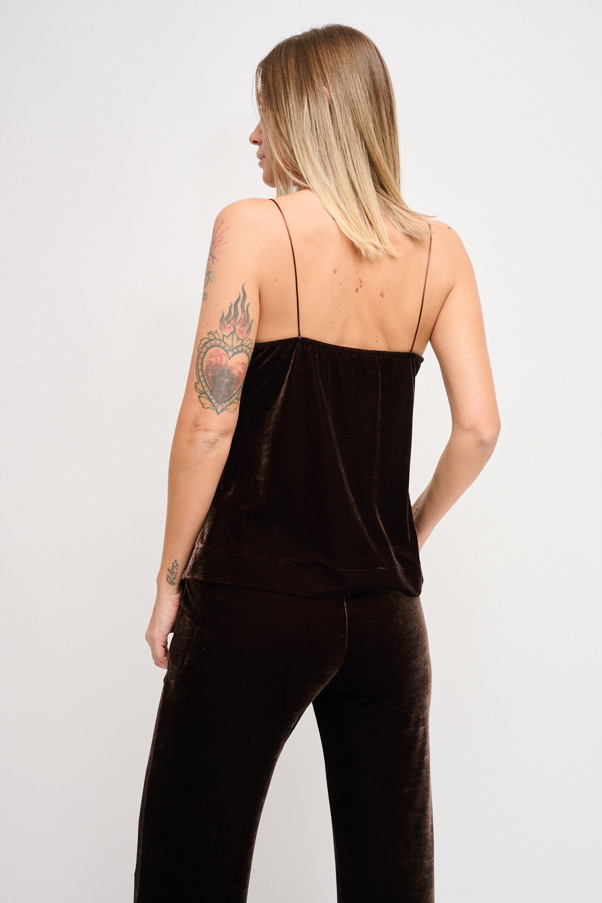 Maryleytopinvellutoepizzomarroneretro