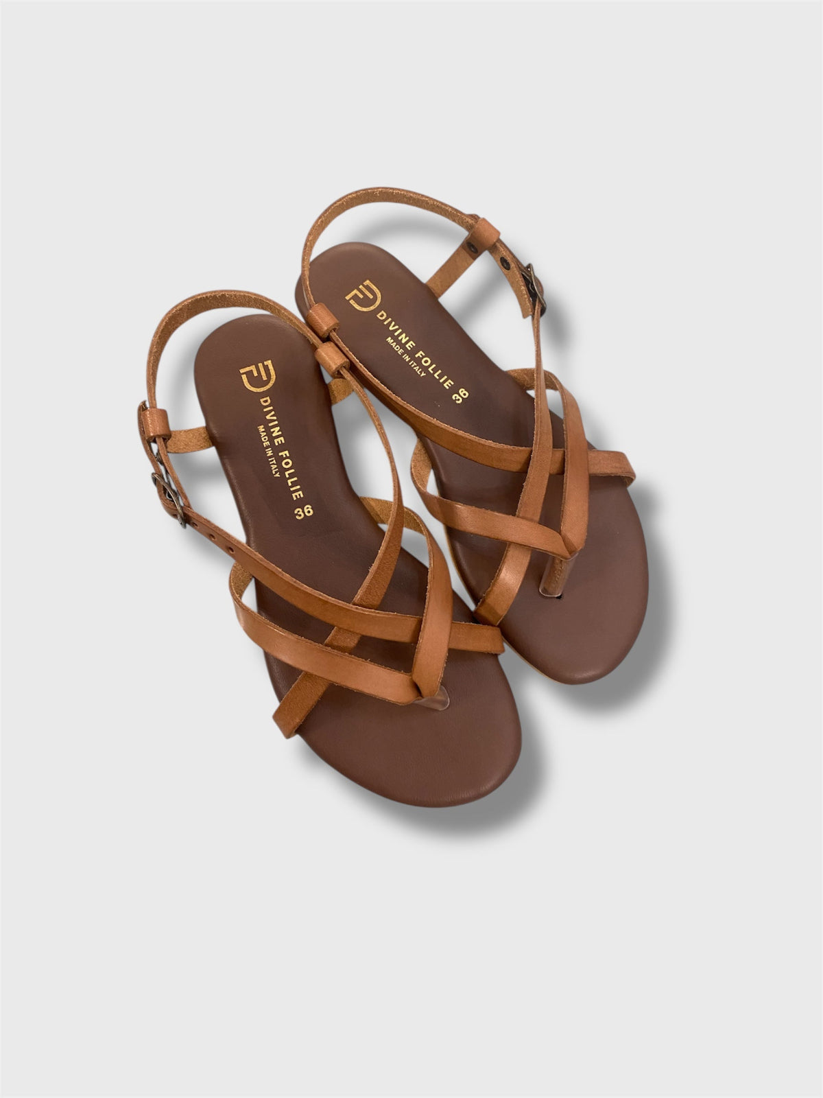 Sandalo marrone divine follie dettaglio