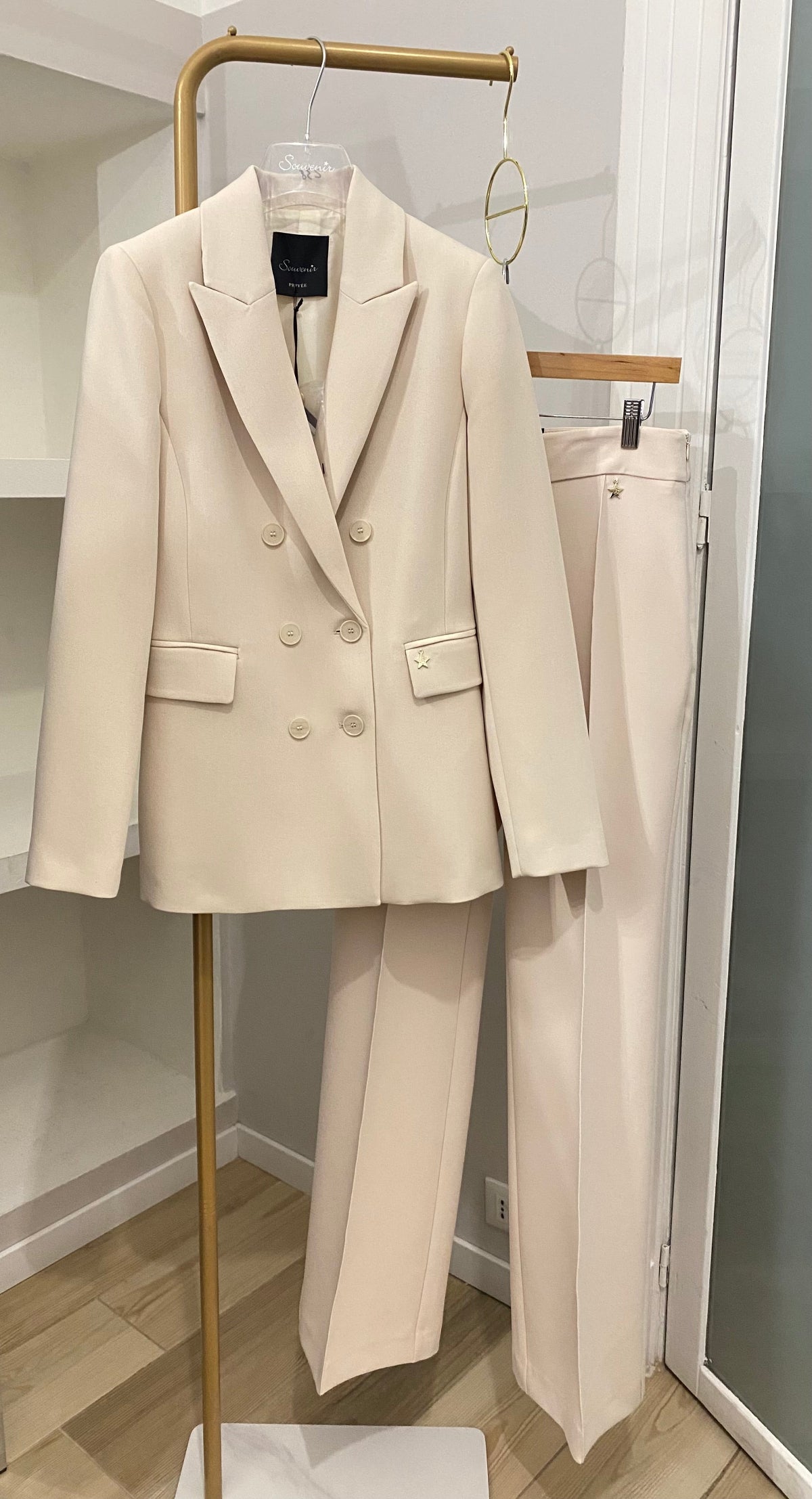 Souvenir giacca doppiopetto panna dettaglio