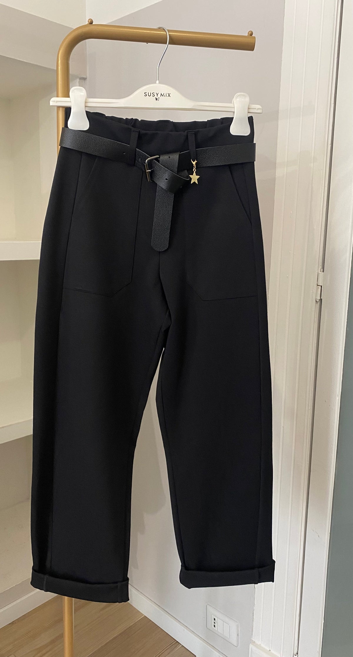 Susy_mix_pantalone_balloon_nero dettaglio