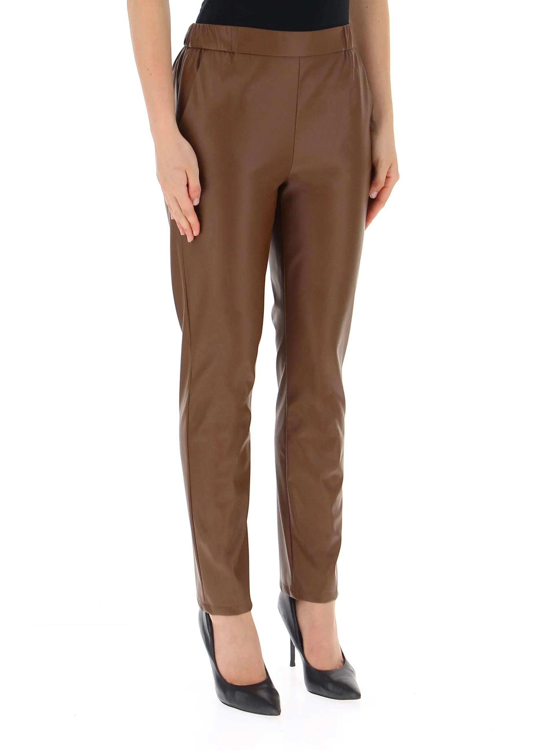 Pantalone in ecopelle marrone laterale