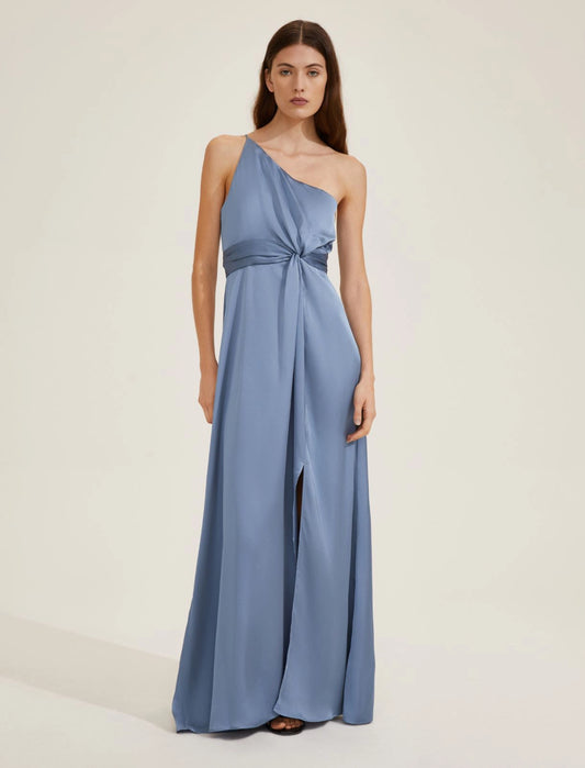 AbitolungoEmmeMarellainsatincartadazuccherofrontale