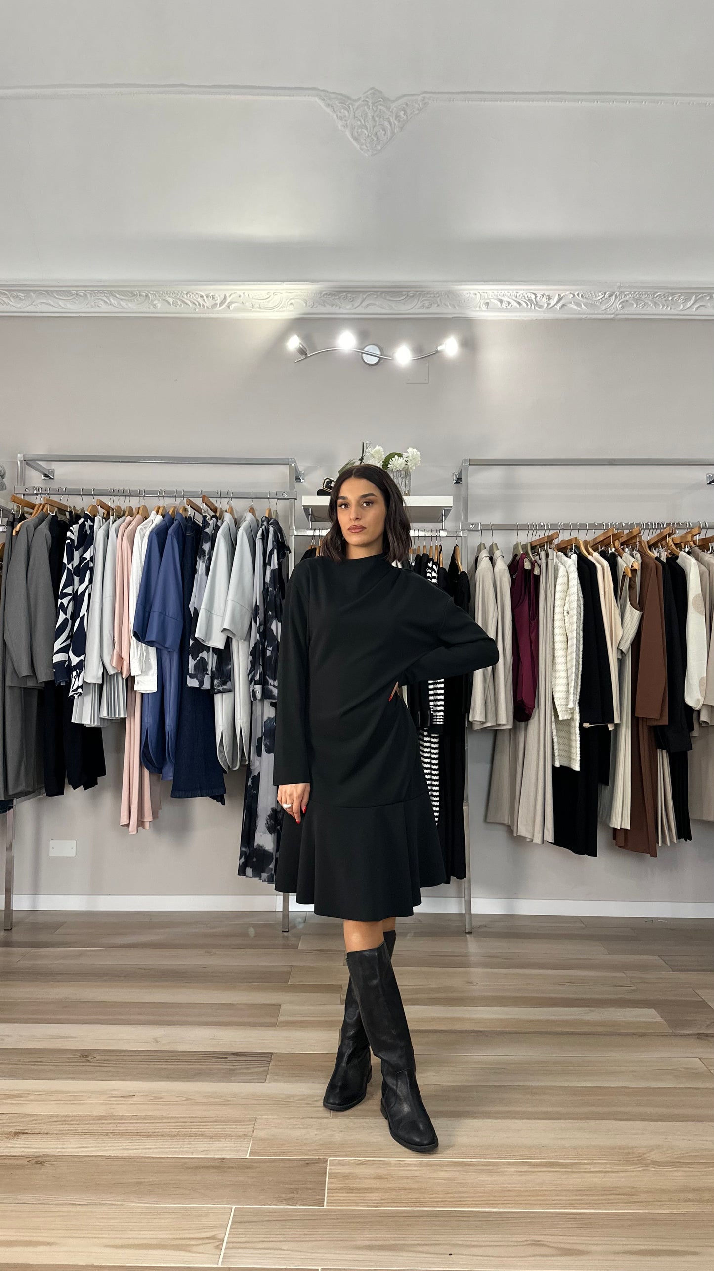 Abito Souvenir nero svasato