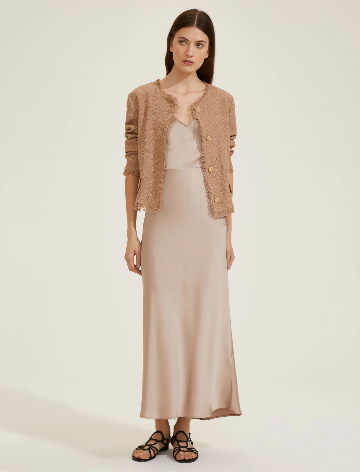 EmmeMarellagonnainsatinbeigefrontale