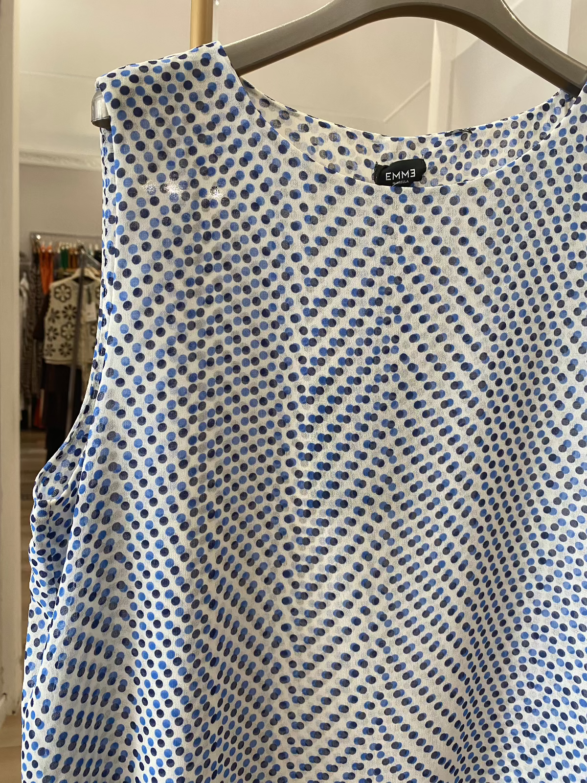 Emme Marella top a pois blu dettaglio
