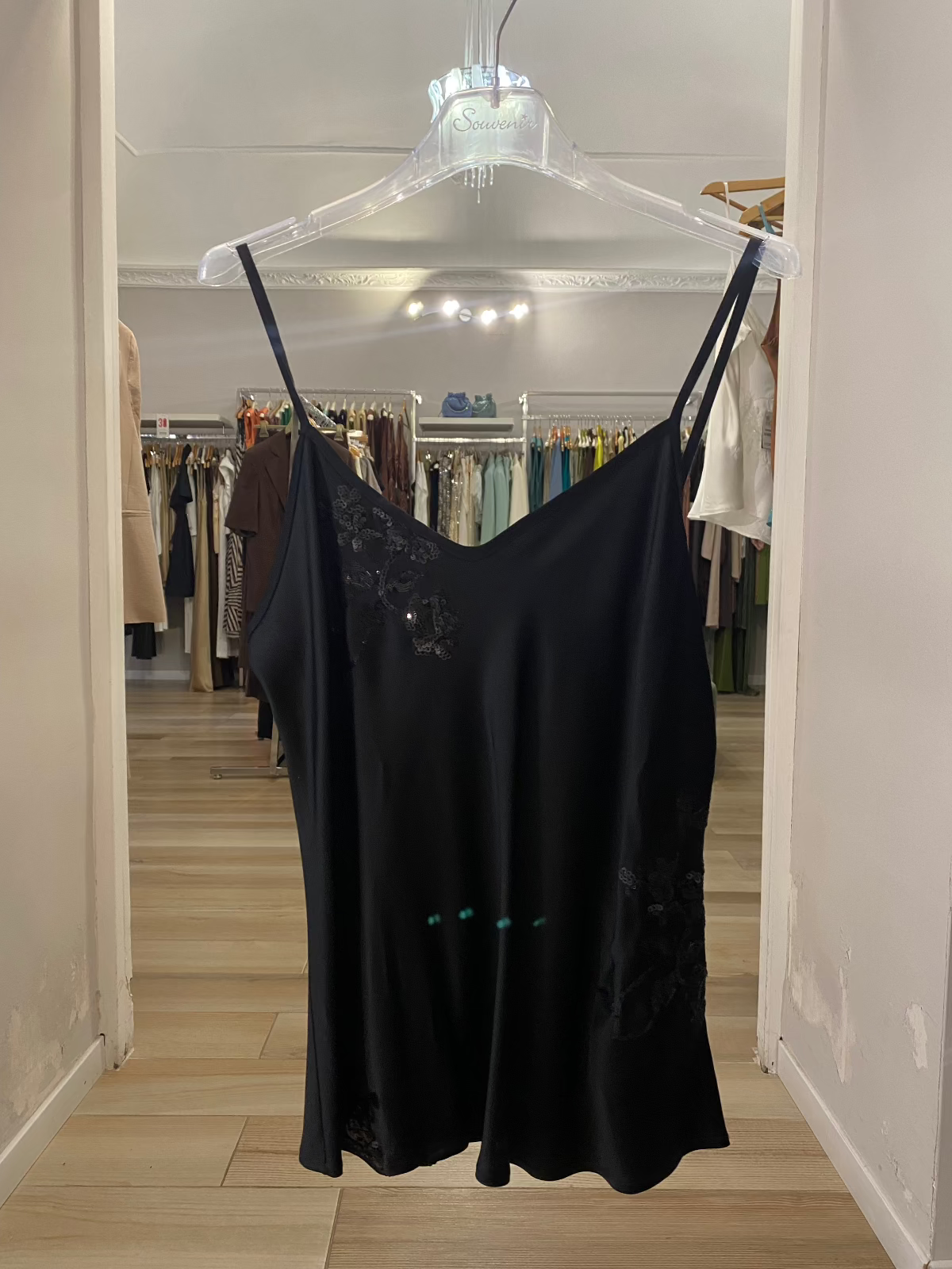 Emme Marella top satin con ricami nero