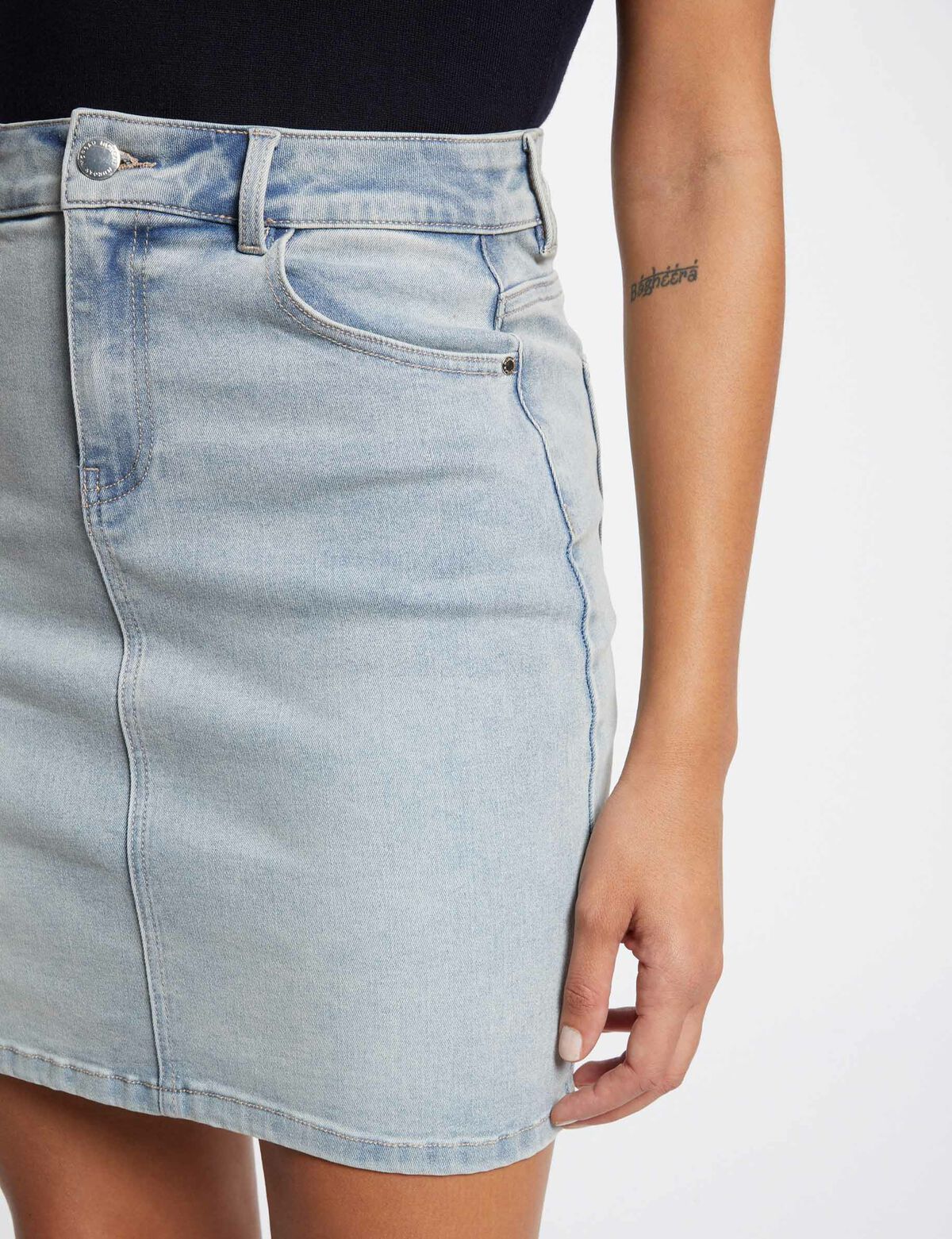 GonnaajeansMorgandetoilaterale