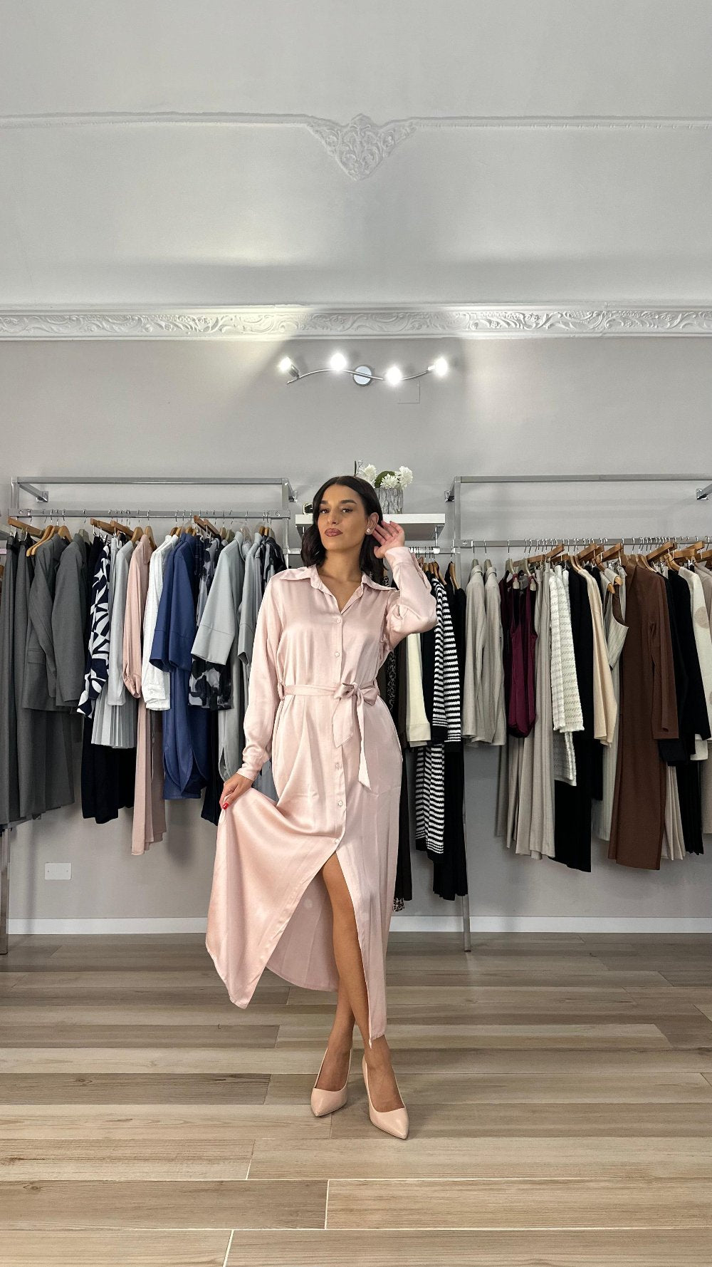 Have one chemisier lungo dettaglio