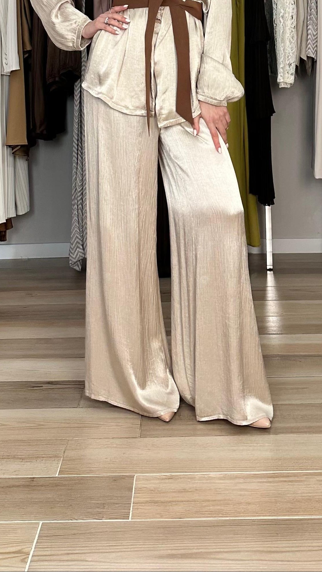 Have one pantalone palazzo beige frontale