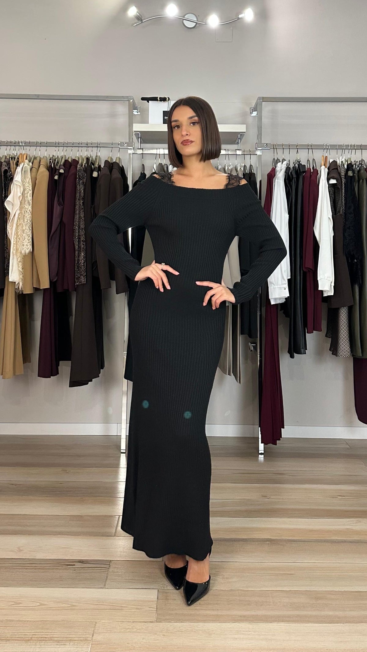 Haveone abito a costine e pizzo frontale 