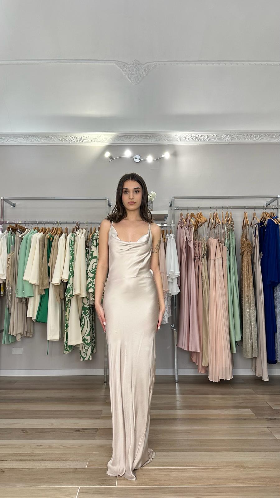 Susy mix abito lungo satin frontale