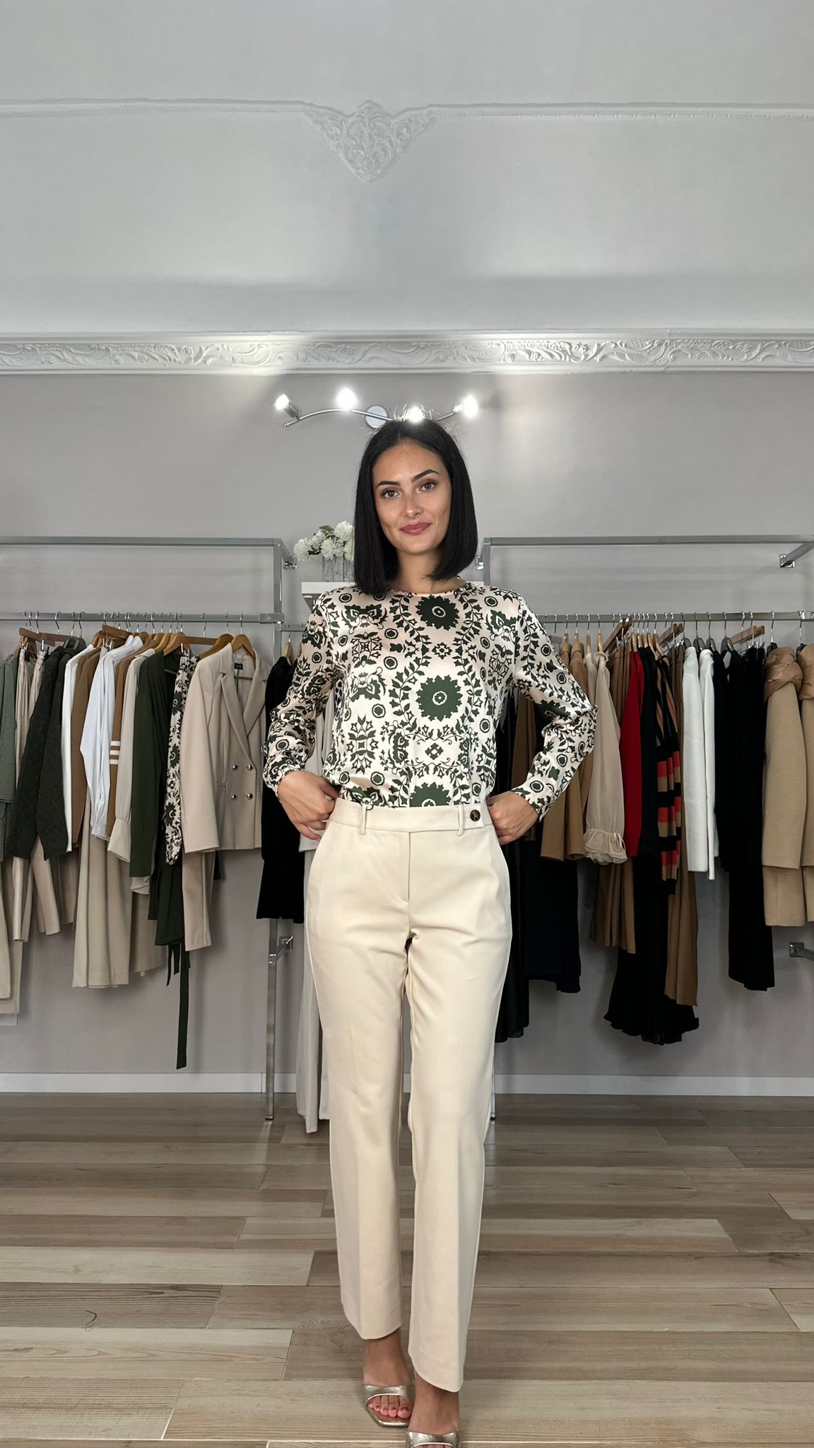 Emme Marella pantalone panna - Premium PANTALONI from EMME MARELLA - Just €100! Shop now at Amaltea