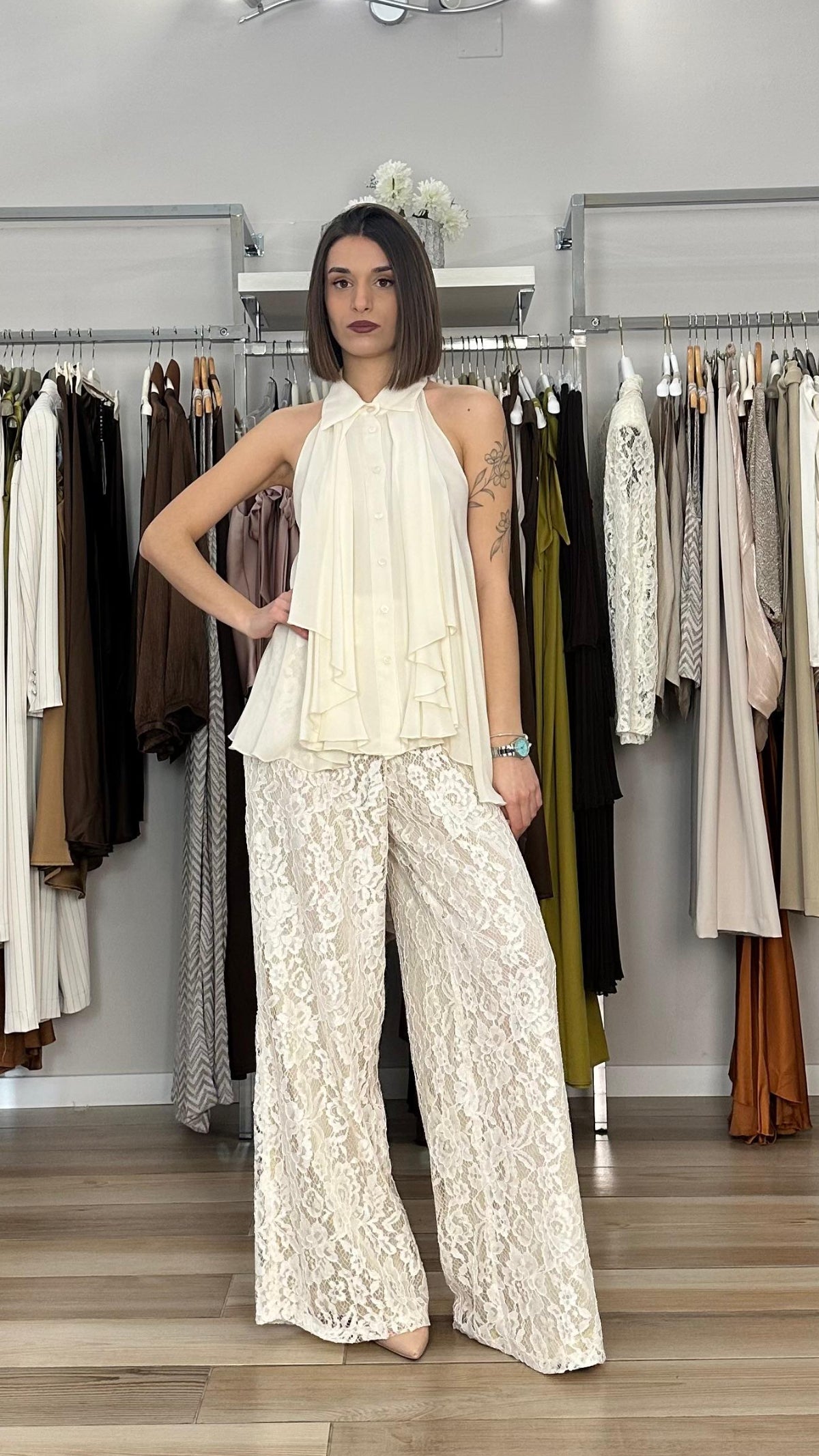 Kocca top scollo halter panna dettaglio