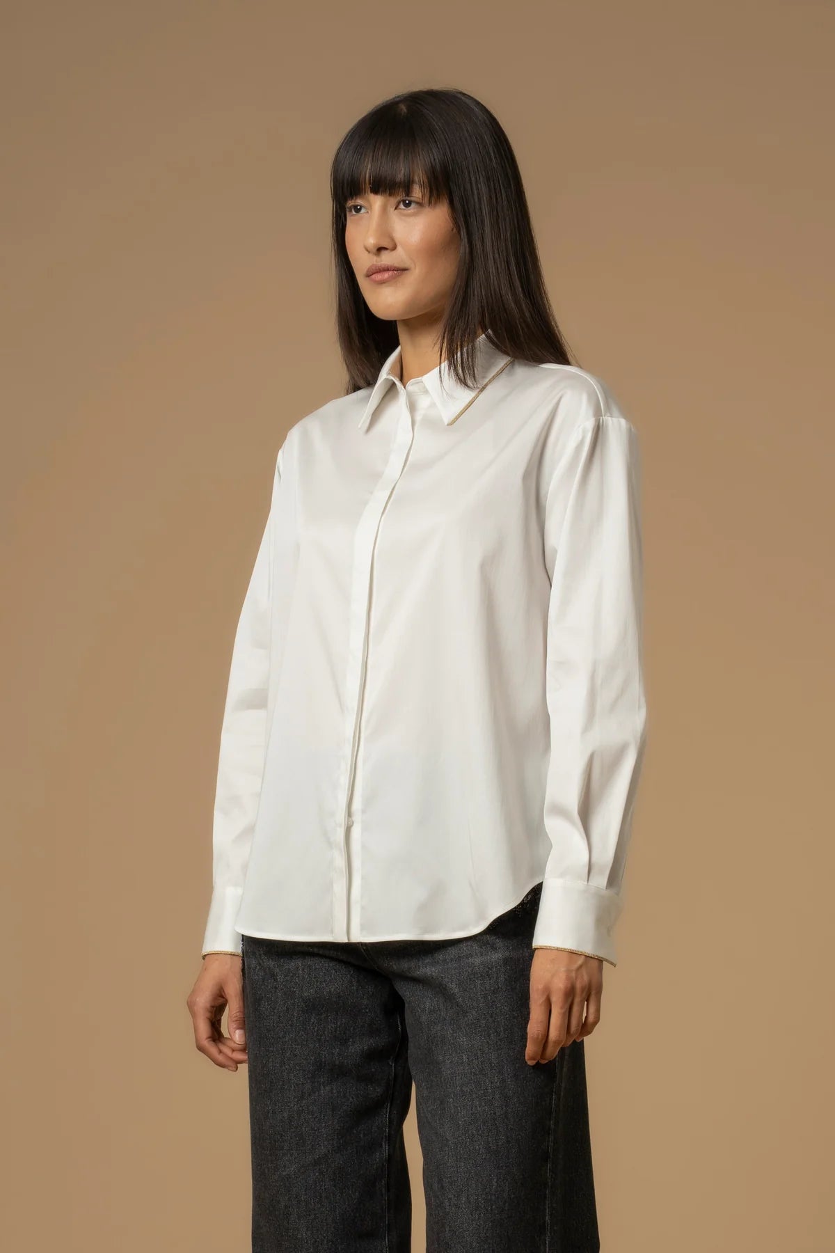 Koccacamiciabiancaincotonelaterale