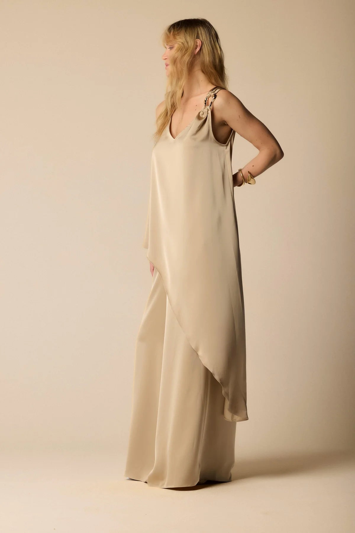 Koccacompletoblusapantalonelaterale