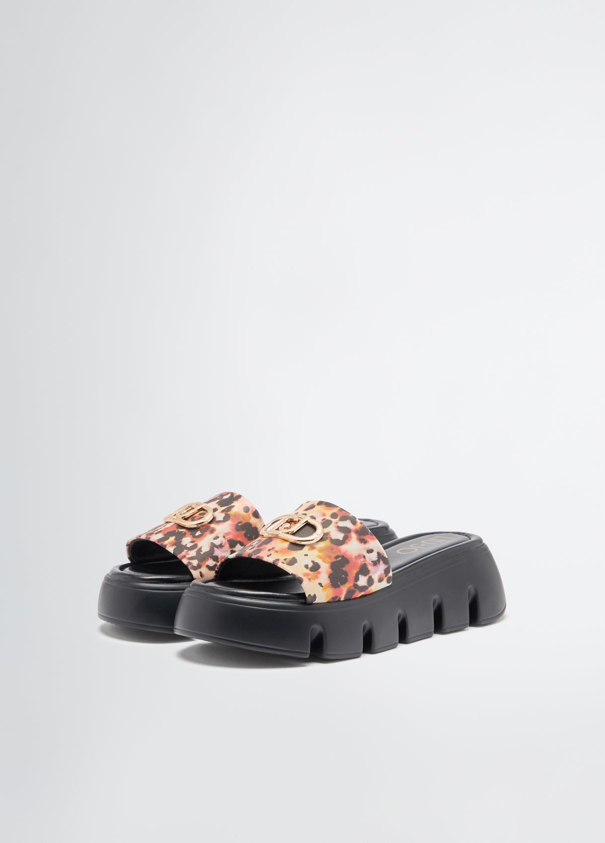 LiuJociabattaanimalierlaterale