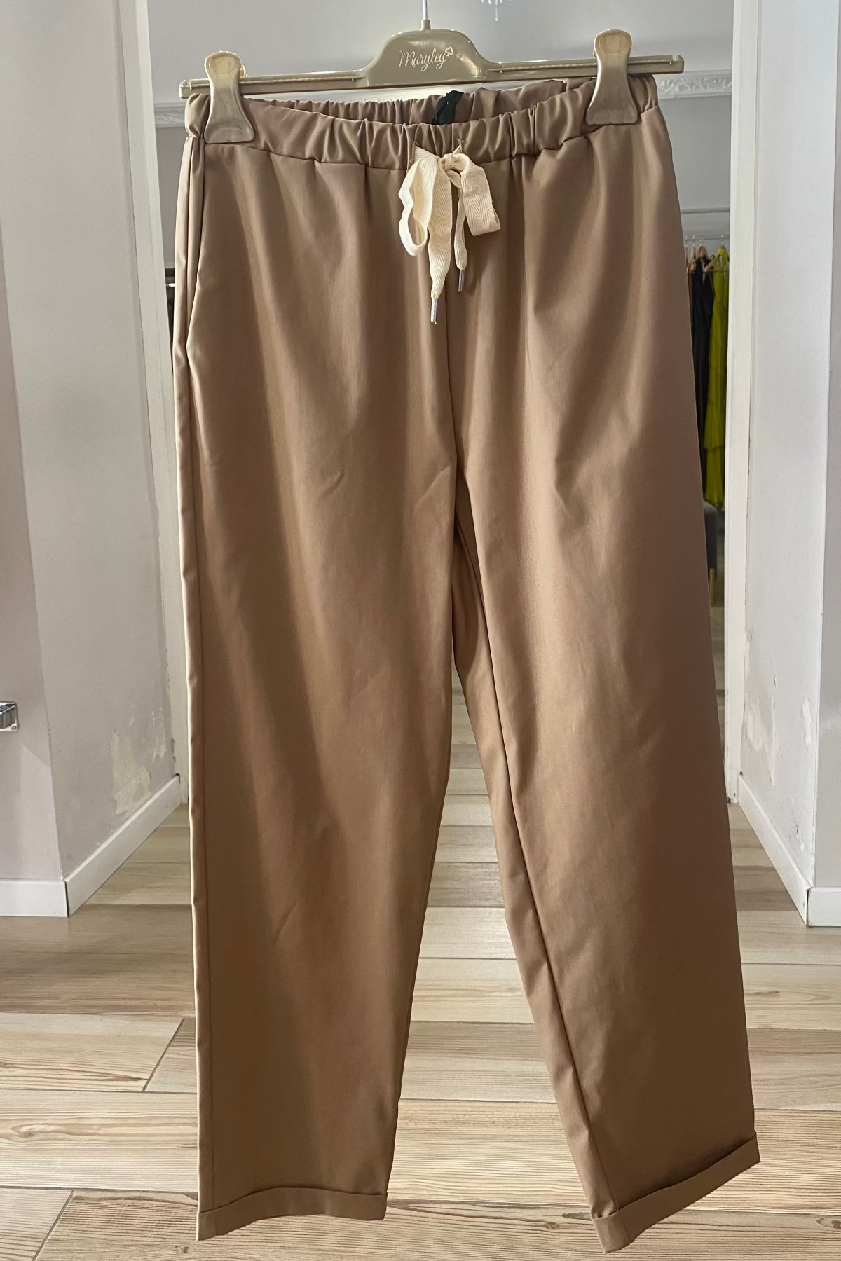 Maryley pantalone dritto beige