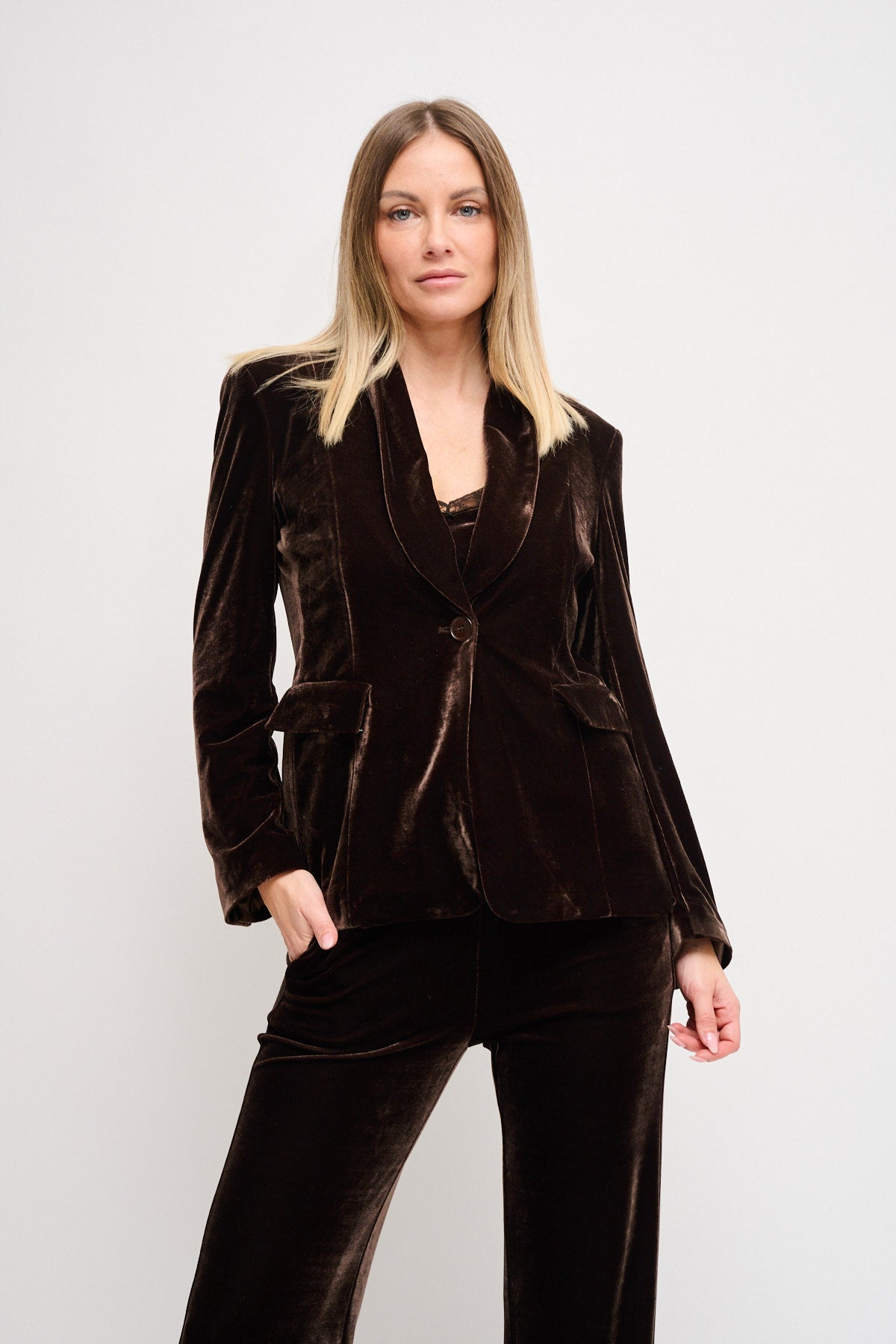 Maryleygiaccainvellutomarronefrontale