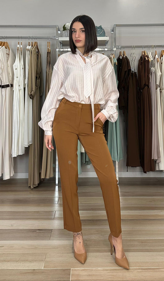 Pantalone Maryley marrone frontale