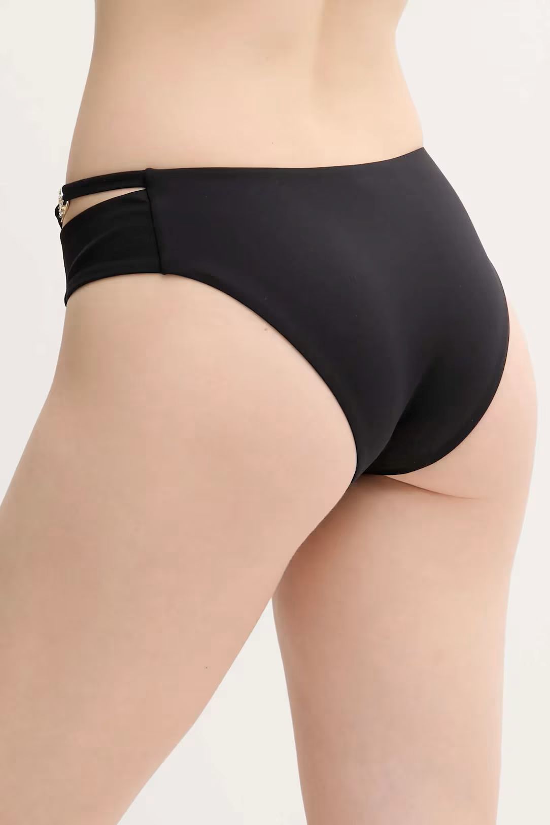 SlipLiuJofasceneroretro