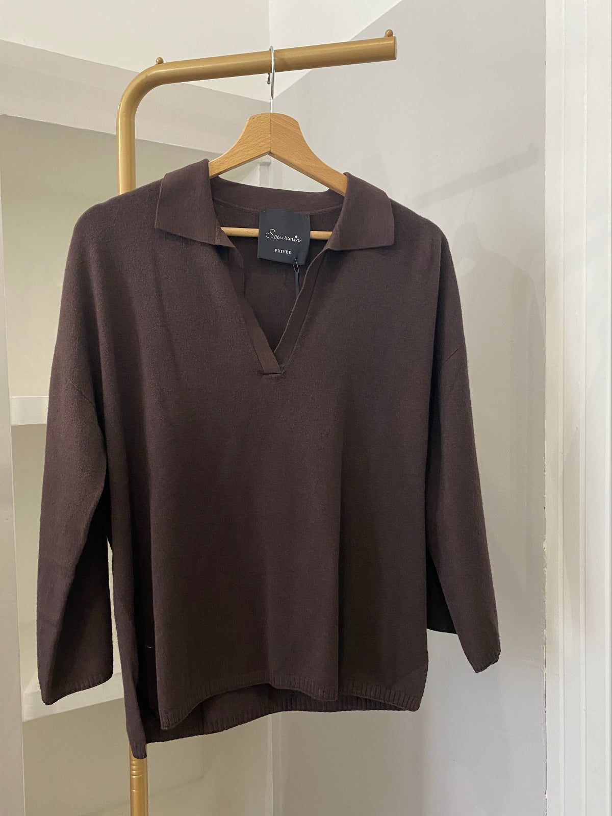Souvenir maglioncino a V marrone
