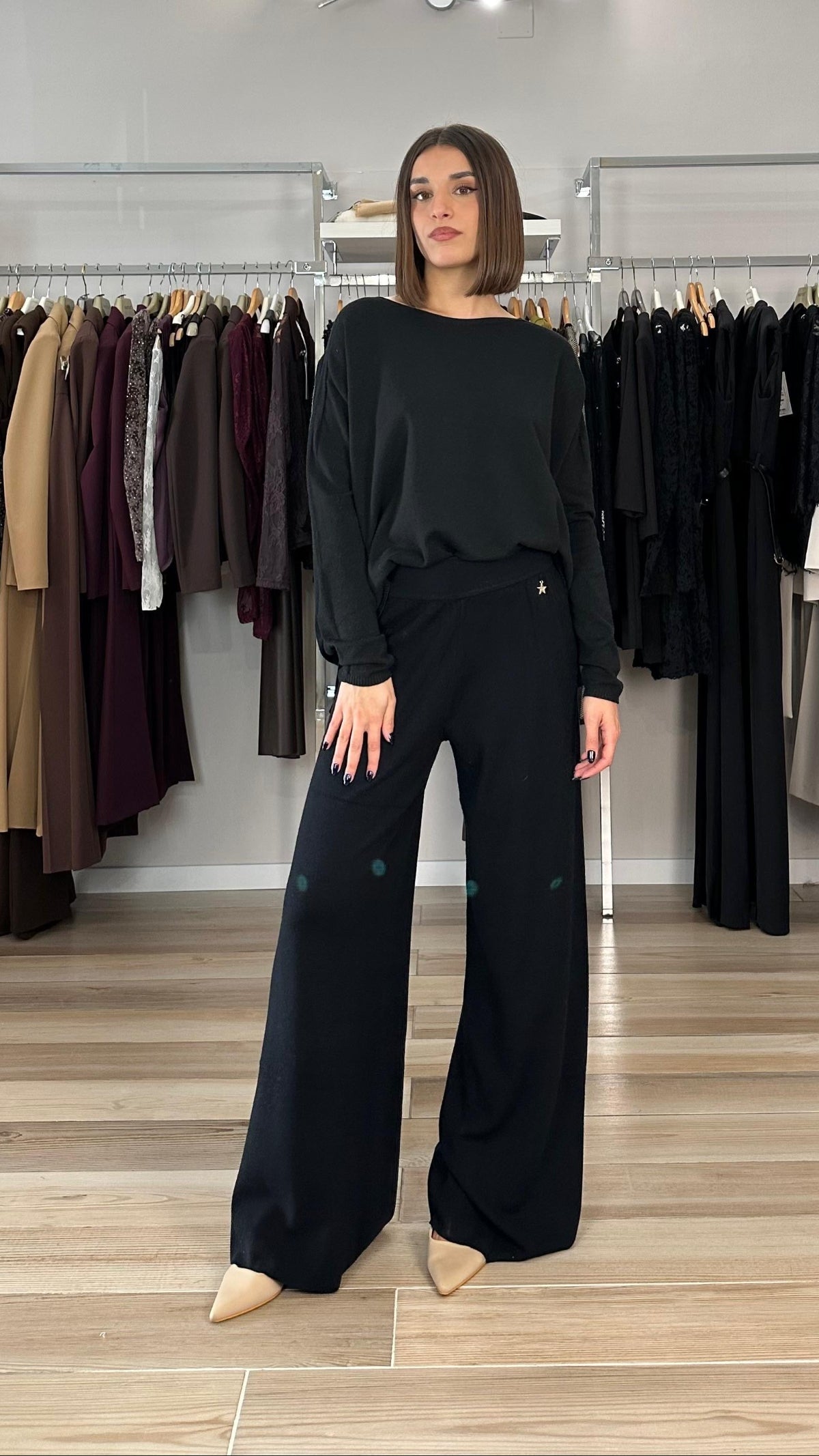 Souvenir maglioncino in viscosa nero dettaglio