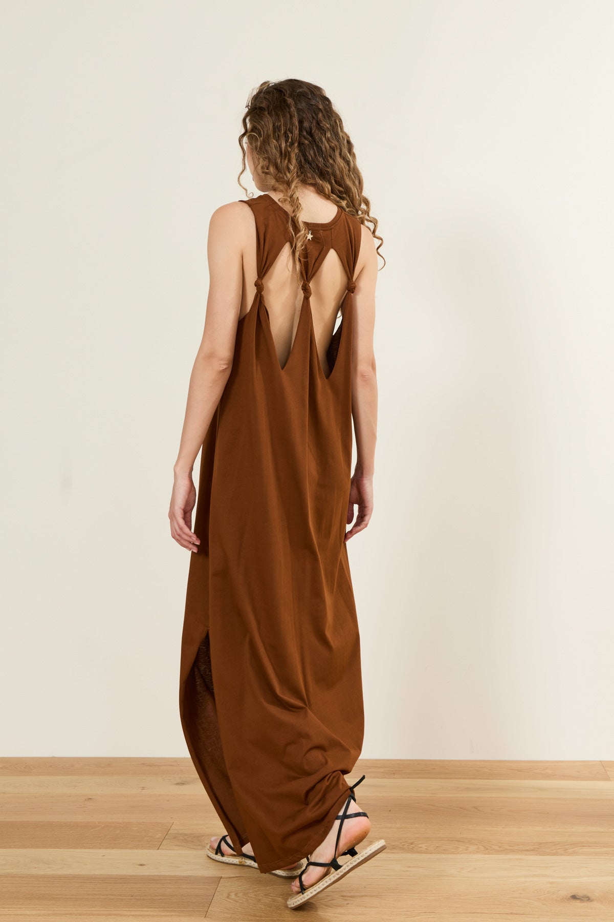 Souvenirabitolungomarroneretro