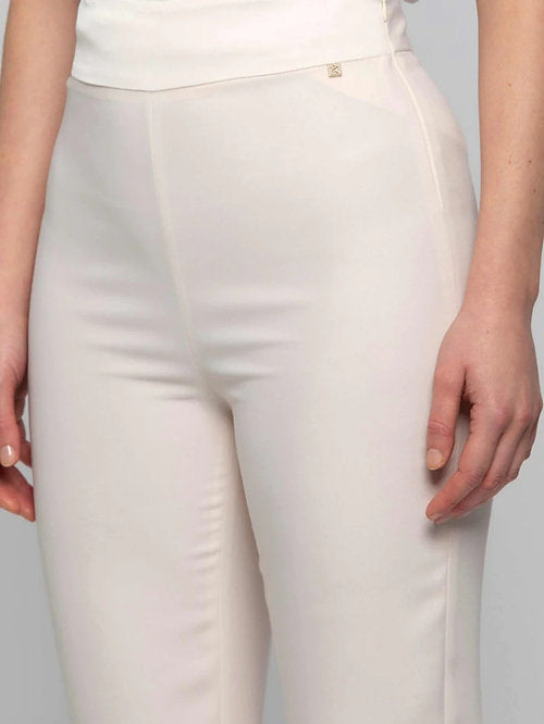 Kocca pantalone a sigaretta crema - Premium Pantaloni from Kocca - Just €45! Shop now at Amaltea